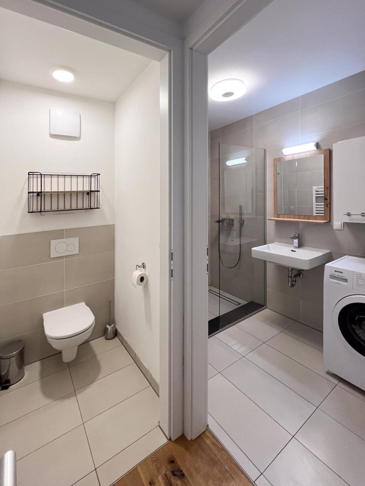 Modern Apartment W/ Cozy Balcony Near City Center Vienne Extérieur photo